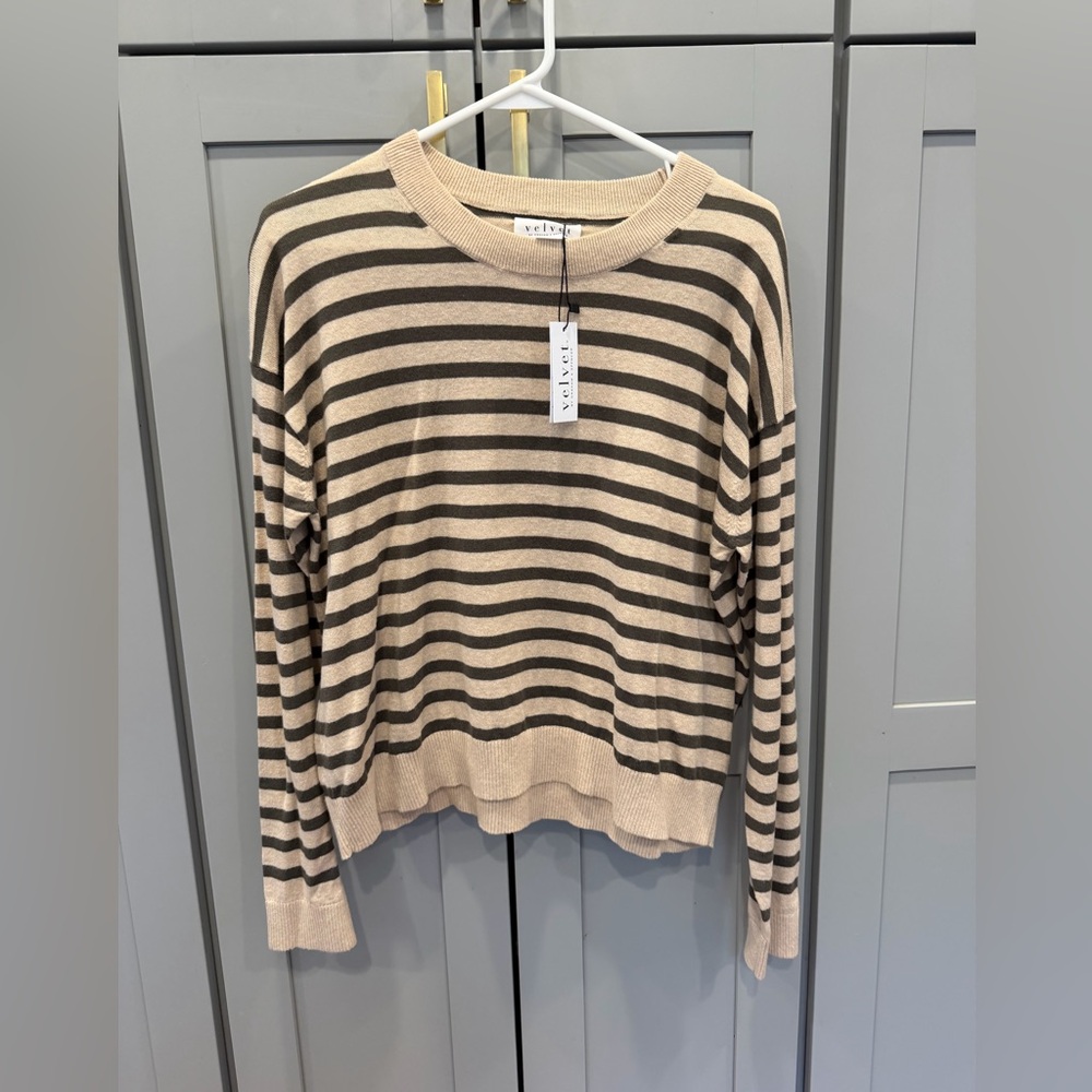 Velvet by Graham & Spencer lightweight Striped Sweater in Beige and Brown